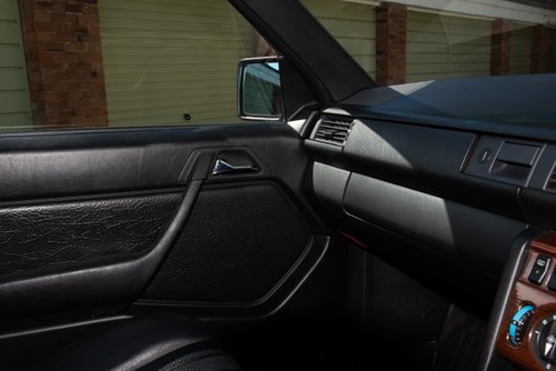 1986 Mercedes-Benz W124 230E à vendre (picture 101 of 224)