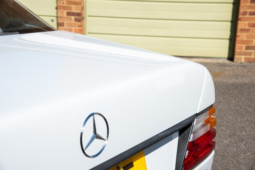 1986 Mercedes-Benz W124 230E à vendre (picture 122 of 224)