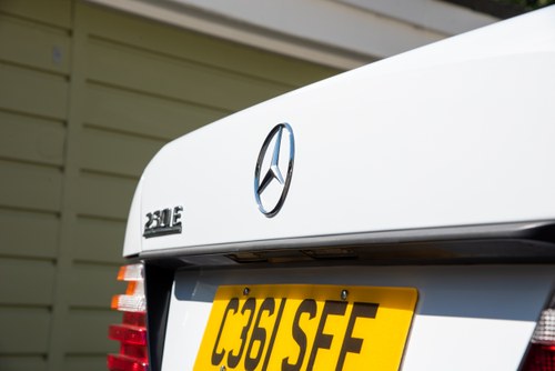 1986 Mercedes-Benz W124 230E à vendre (picture 135 of 224)