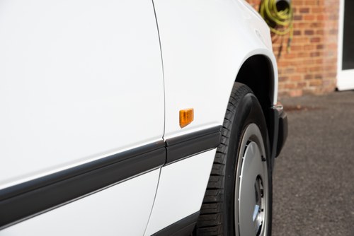 1986 Mercedes-Benz W124 230E à vendre (picture 150 of 224)