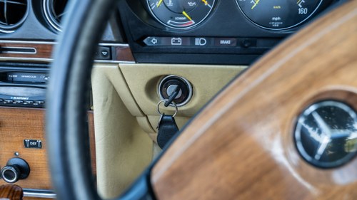 1983 Mercedes-Benz R107 280SL In vendita (immagine 35 di 192)