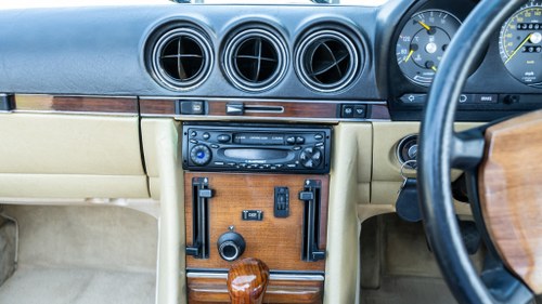 1983 Mercedes-Benz R107 280SL In vendita (immagine 37 di 192)