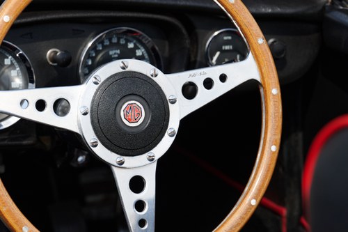 1973 MG MGB Roadster In vendita (immagine 49 di 180)