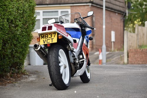 1994 Honda VFR400 R (NC30) For Sale (picture 3 of 93)