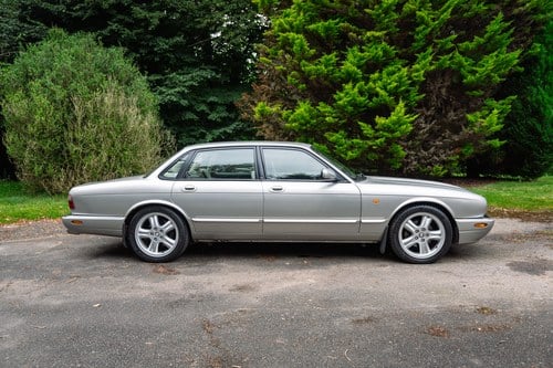 1999 Jaguar X308 XJR In vendita (immagine 9 di 120)