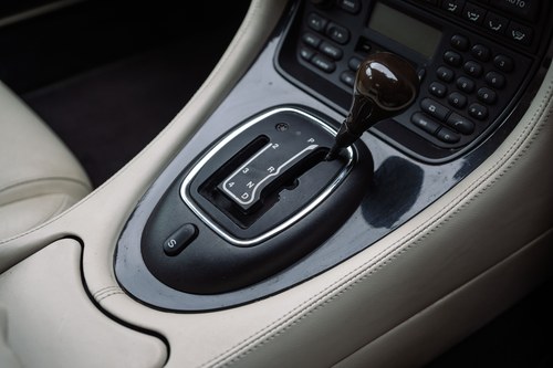 1999 Jaguar X308 XJR In vendita (immagine 34 di 120)