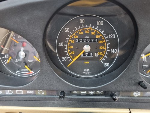 1987 Mercedes-Benz R107 300SL In vendita (immagine 52 di 168)