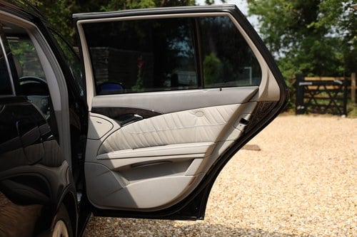 2005 Mercedes-Benz W211 E320 Avantgarde Estate zum Verkauf (Bild 19 von 260)