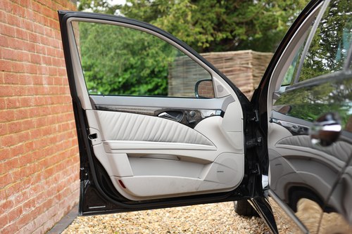 2005 Mercedes-Benz W211 E320 Avantgarde Estate zum Verkauf (Bild 87 von 260)