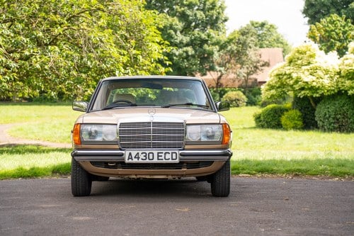 1984 Mercedes 230E W123 In vendita (immagine 3 di 180)