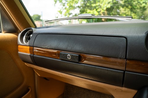 1984 Mercedes 230E W123 In vendita (immagine 31 di 180)