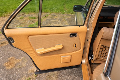 1984 Mercedes 230E W123 In vendita (immagine 64 di 180)