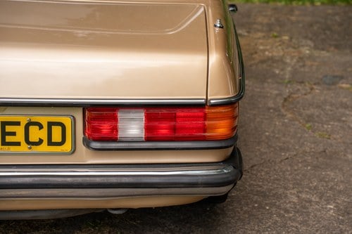 1984 Mercedes 230E W123 In vendita (immagine 107 di 180)