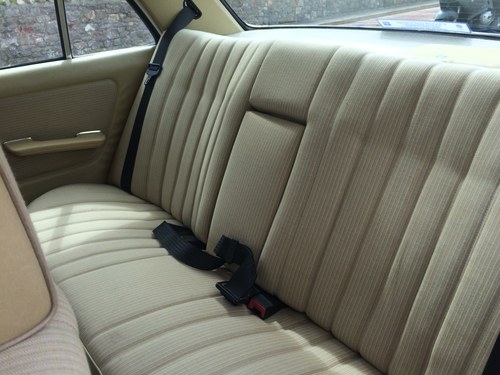 1985 Mercedes-Benz W123 200 For Sale (picture 60 of 208)