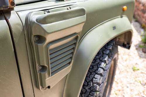 1998 Land Rover Defender 90 “Wolf” Te koop (foto 123 van 211)