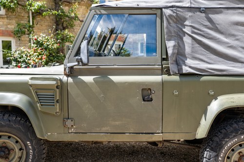 1998 Land Rover Defender 90 “Wolf” Te koop (foto 147 van 211)