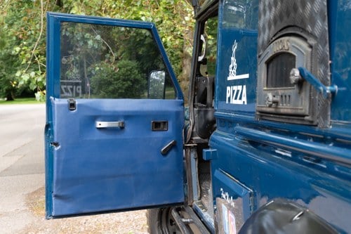 1997 Land Rover 110 Defender TDI ‘Pizza Overland’ In vendita (immagine 36 di 38)