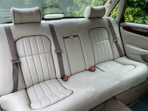 1998 Jaguar X308 XJ8 Sovereign LWB Te koop (foto 44 van 89)