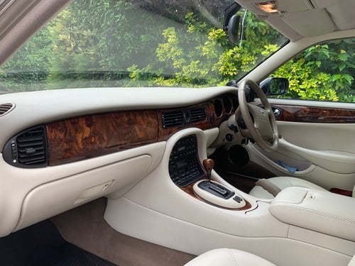 1998 Jaguar X308 XJ8 Sovereign LWB Te koop (foto 26 van 89)