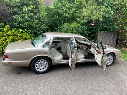 1998 Jaguar X308 XJ8 Sovereign LWB Te koop (foto 65 van 89)