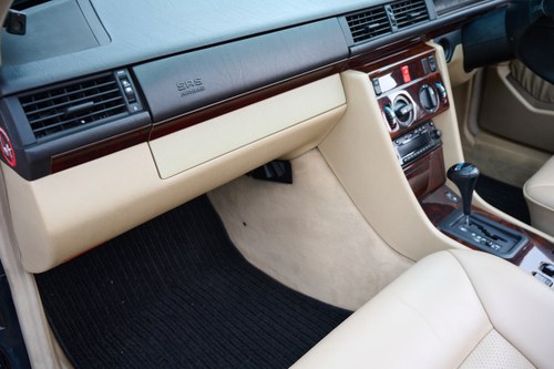 1996 Mercedes Benz E220 Cabriolet (W124) En venta (imagen 49 de 183)