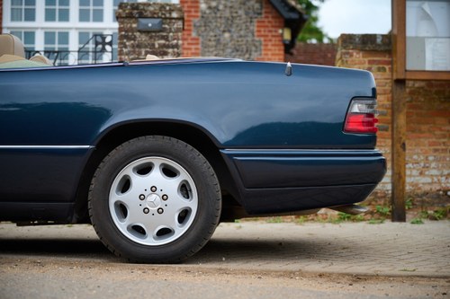 1996 Mercedes Benz E220 Cabriolet (W124) En venta (imagen 102 de 183)