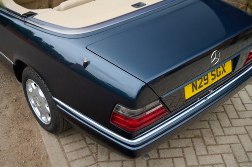 1996 Mercedes Benz E220 Cabriolet (W124) En venta (imagen 103 de 183)
