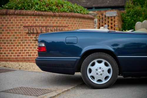 1996 Mercedes Benz E220 Cabriolet (W124) En venta (imagen 122 de 183)