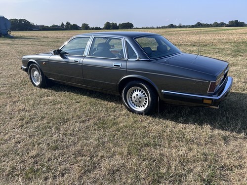 1991 Jaguar XJ6 3.2 Sovereign (XJ40) For Sale (picture 5 of 119)