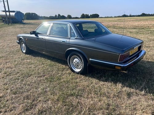 1991 Jaguar XJ6 3.2 Sovereign (XJ40) For Sale (picture 6 of 119)