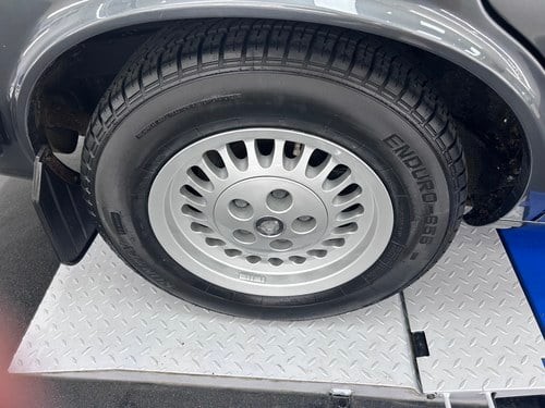 1991 Jaguar XJ6 3.2 Sovereign (XJ40) For Sale (picture 15 of 119)