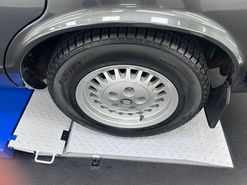 1991 Jaguar XJ6 3.2 Sovereign (XJ40) For Sale (picture 16 of 119)