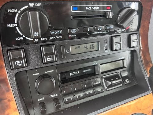 1991 Jaguar XJ6 3.2 Sovereign (XJ40) For Sale (picture 25 of 119)