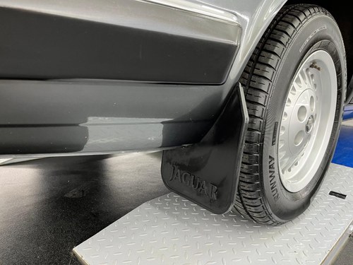 1991 Jaguar XJ6 3.2 Sovereign (XJ40) For Sale (picture 68 of 119)