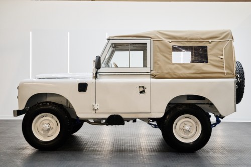 1972 Land Rover Series IIA 88in En venta (imagen 27 de 225)