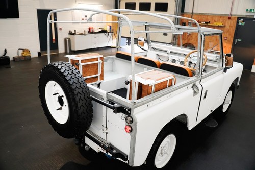 1972 Land Rover Series IIA 88in En venta (imagen 4 de 225)