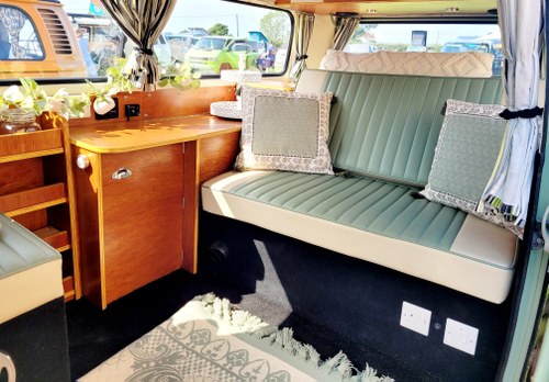 1970 Volkswagen Type 2 Kombi Camper In vendita (immagine 10 di 18)