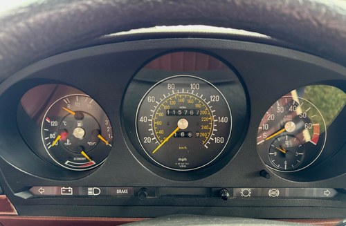 1984 Mercedes 500SL Auto (R107) zum Verkauf (Bild 25 von 55)