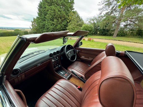 1984 Mercedes 500SL Auto (R107) zum Verkauf (Bild 22 von 55)