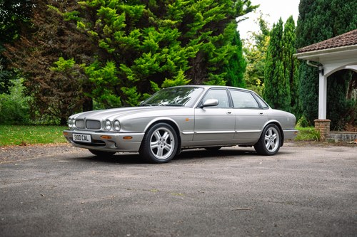 1999 Jaguar X308 XJR For Sale (picture 3 of 120)