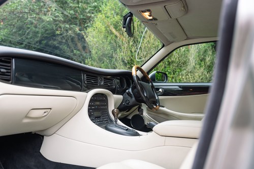 1999 Jaguar X308 XJR For Sale (picture 29 of 120)