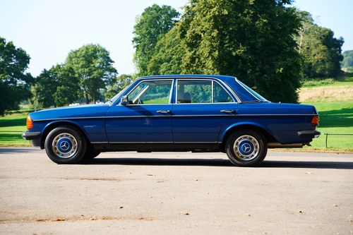 1985 Mercedes-Benz W123 200 For Sale (picture 9 of 208)