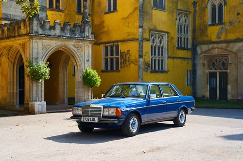 1985 Mercedes-Benz W123 200 For Sale (picture 29 of 208)