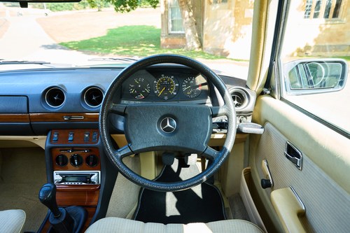 1985 Mercedes-Benz W123 200 For Sale (picture 43 of 208)