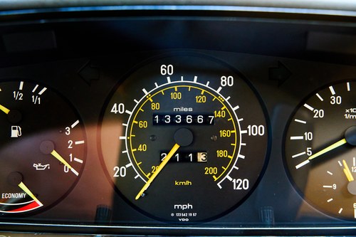 1985 Mercedes-Benz W123 200 For Sale (picture 73 of 208)