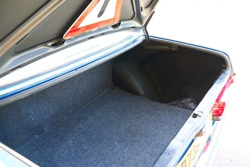 1985 Mercedes-Benz W123 200 For Sale (picture 100 of 208)