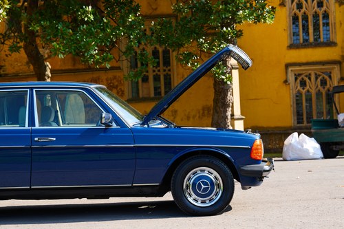 1985 Mercedes-Benz W123 200 For Sale (picture 121 of 208)