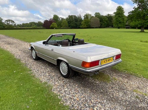 1986 Mercedes-Benz R107 300SL In vendita (immagine 17 di 224)