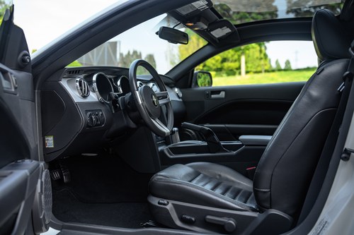 2009 Ford Mustang GT 4.6L V8 45th Anniversary ‘Glass Roof’ Te koop (foto 91 van 331)