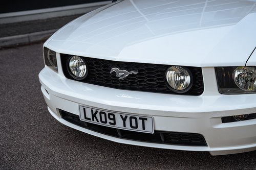 2009 Ford Mustang GT 4.6L V8 45th Anniversary ‘Glass Roof’ Te koop (foto 215 van 331)